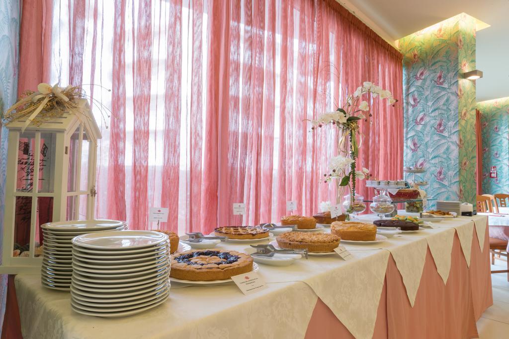 Hotel La Ninfea Монтесильвано Экстерьер фото