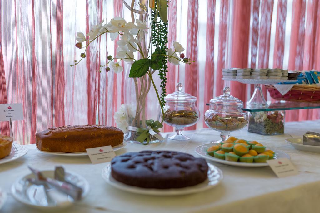 Hotel La Ninfea Монтесильвано Экстерьер фото