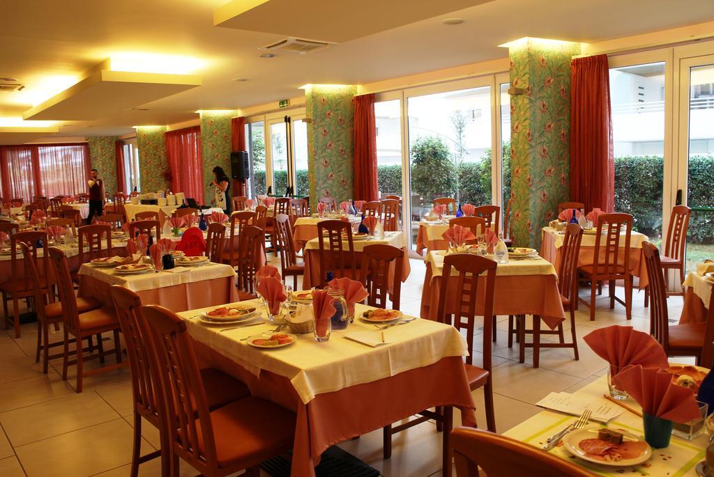 Hotel La Ninfea Монтесильвано Экстерьер фото